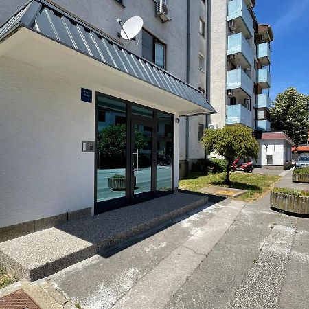 Dis Apartment Varazdin Bagian luar foto