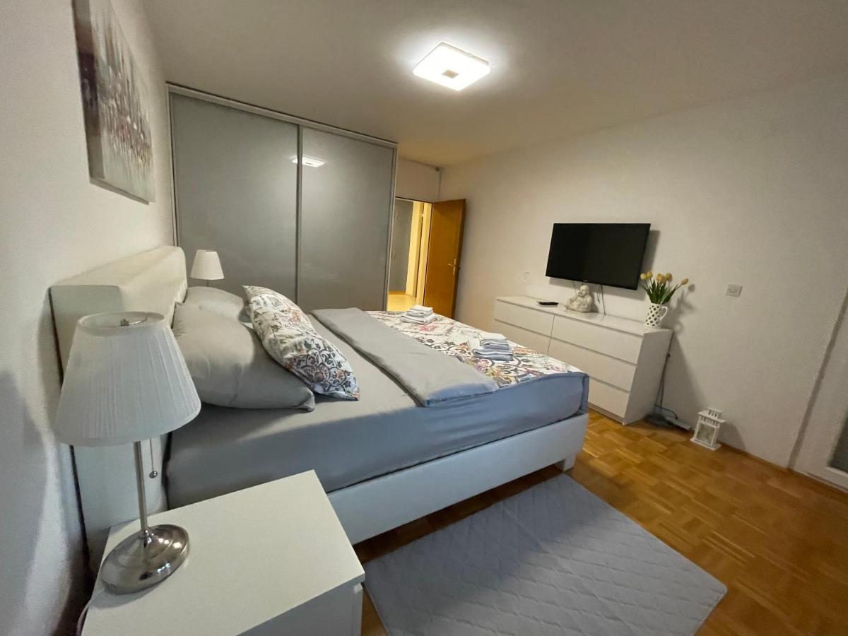 Dis Apartment Varazdin Bagian luar foto