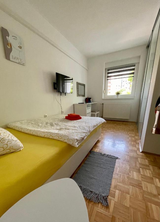 Dis Apartment Varazdin Bagian luar foto